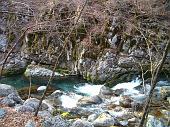 In Val Taleggio alle sorgenti dell'Enna e al Morterone con sole, acqua e neve il 15 aprile 2010 - FOTOGALLERY